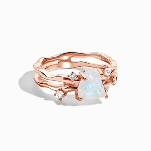 Royal Exklusive Royal Fashion prsten Raw Krystal 18k růžové zlato Vermeil s drahokamem Moonstonem a drahokamy bílými safíry GU-DR24615R-ROSEGOLD-MOON…