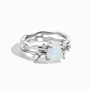 Royal Exklusive Royal Fashion stříbrný rhodiovaný prsten Raw Krystal s drahokamem Moonstonem a drahokamy bílými safíry GU-DR24615R-SILVER-MOONSTONE-S…